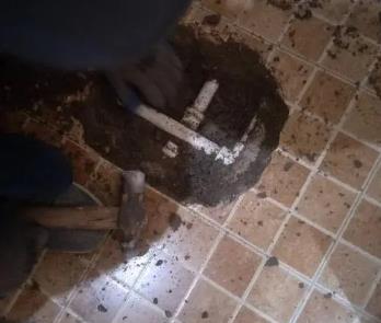 滕州卫生间漏水维修公司为您分享下卫生间渗水如何处理及注意事项